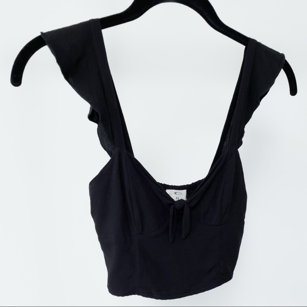 Cute black crop top!